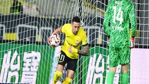 苏翊鸣[冰雪竞技]：专注赛场全情投入